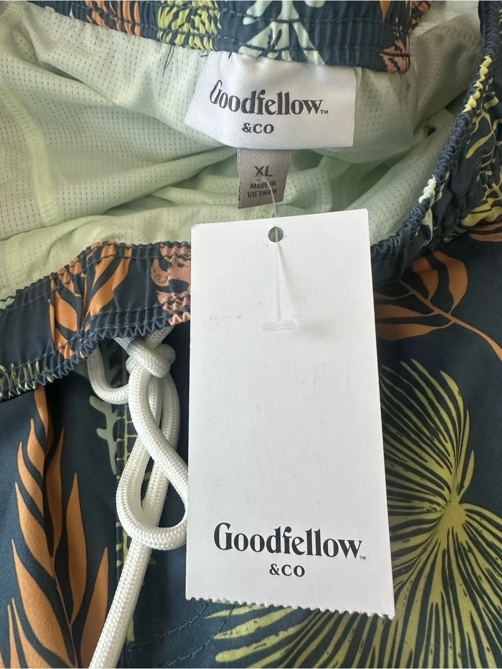 Goodfellow & Co Men’s 7” Board Shorts Leaf Print Swim Trunks XL NWT